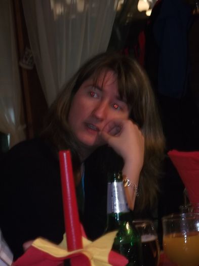 EU NU MA VAD  (din cires)