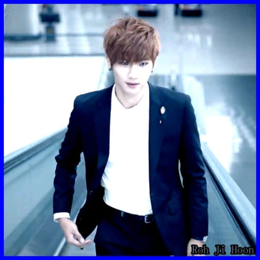 [^^] ..[intra] ..Nu? ..Bine.. :)) ..[se uita pe acolo] ..Wow.. e.. imensa..