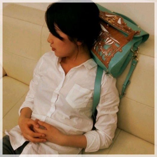 (*) ...[se lasa pe spate, ip] ...Nu vreaa.. :(