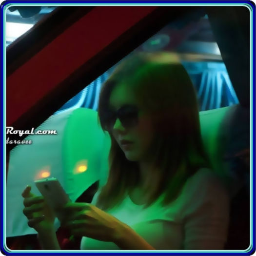 • ..Bye..:-?? [se uita la ceas] E clar..:)) [isi pune castile|adoarme]