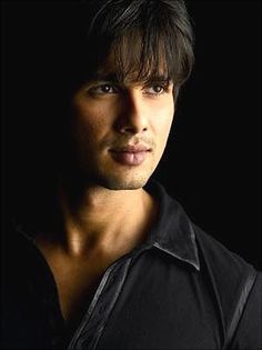 a (8) - Shahid Kapoor