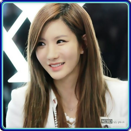 • Cred ca dupa `invitatia` lui MyungSoo pentru el.. Nu cred ca Hoya se va intalni cu el asa repede..; :))
