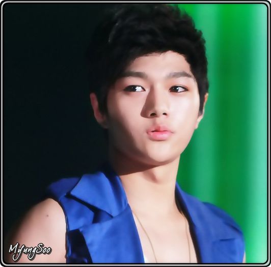 ∞ .. Imi trece cheful pana atunci. -_- .. ^brb^ ..