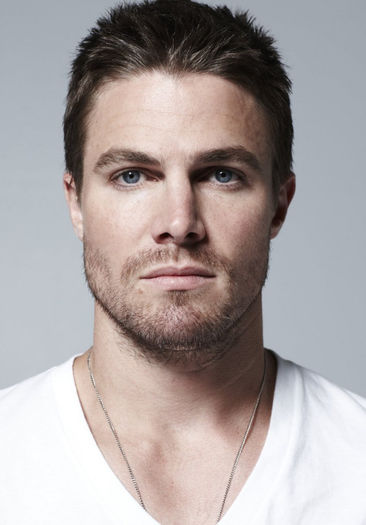 Stephen Amell (2) - Stephen Amell