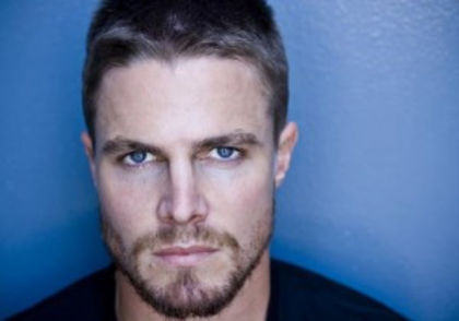 Stephen Amell (21)