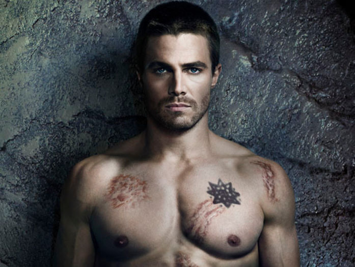 Stephen Amell (30)