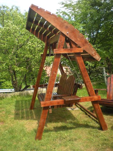 balansoar din lemn pentru gradina cu acoperis rabatabil  (4)