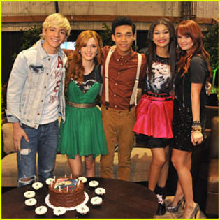 ross-lynch-and-bella-thorne- - ross lynch