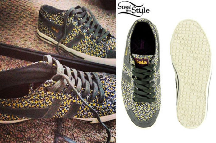 bridgetmendlerfloralsneakers - Hainele vedetelor