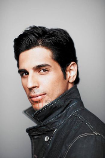 941969_393749237404234_225430267_n