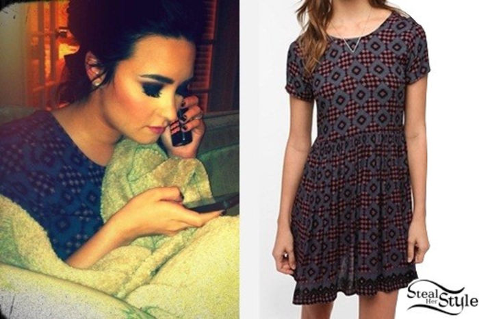 914 - demi lovato-imbracaminte