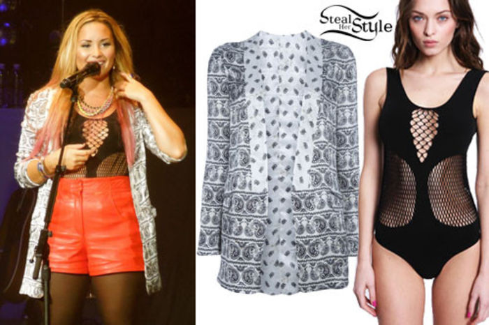 demi-lovato-paisley-blazer