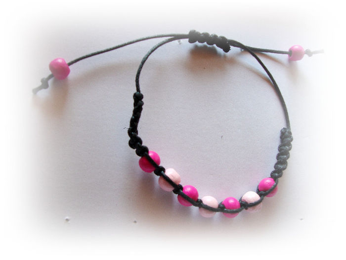 Bratara tip ,,Shamballa B196; -pret 8 lei
-culore rozciclam
