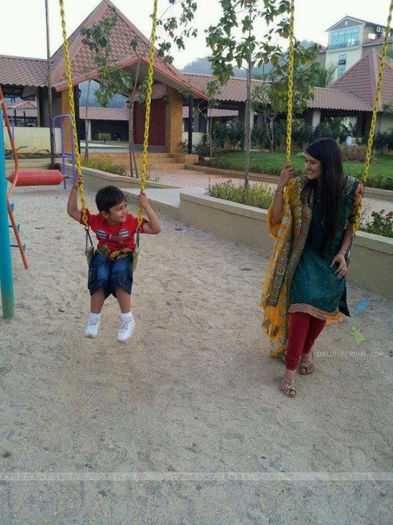 188693-kratika-sengar - 3-Aarti si Yash