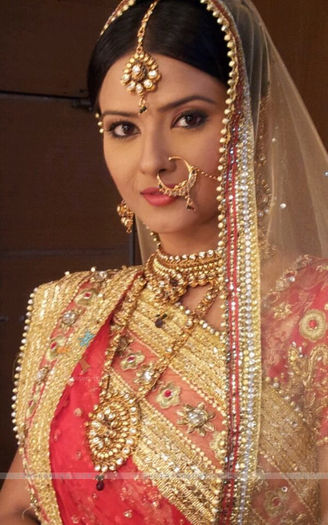 190998-kratika-as-dulhan-in-punar-vivah - 3-Aarti si Yash