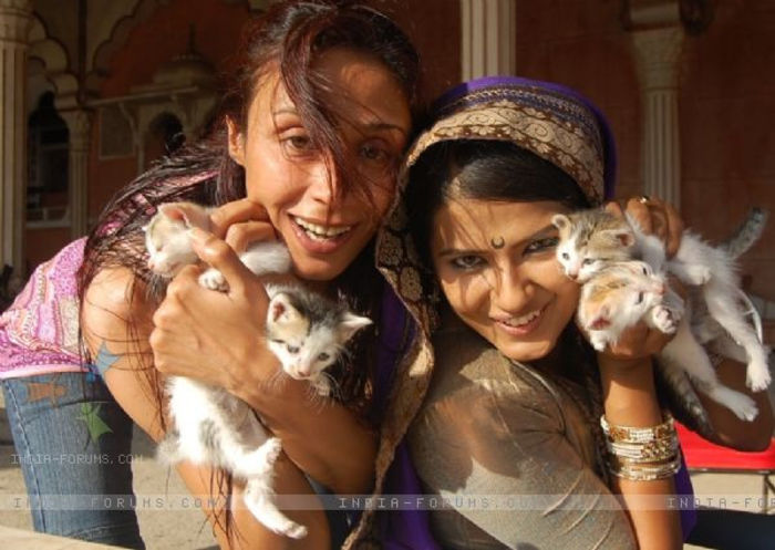 198270-kratika-sengar-with-achint-kaur