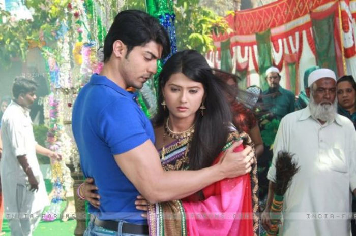 203006-gurmeet-choudhary-krathika-sengar-in-punar-vivah - PunarVivaah-Recasatoria
