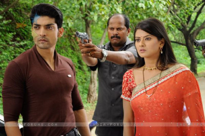 255379-gurmeet-and-kratika-from-a-scene-in-punar-vivah - PunarVivaah-Recasatoria