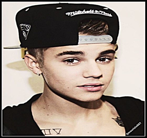 *mimeaza un ``da`` din buze spre Marie*