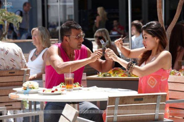 602320_512375602145101_1690616789_n - Kareena Kapoor 2