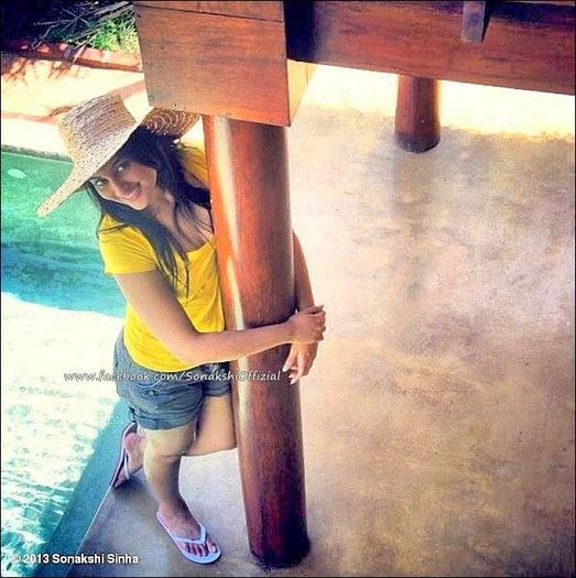 602973_323373394460685_1980140093_n - Sonakshi Sinha