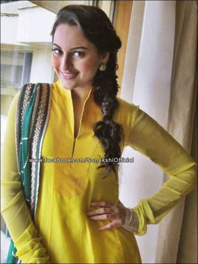 936136_319704538160904_1910987472_n - Sonakshi Sinha