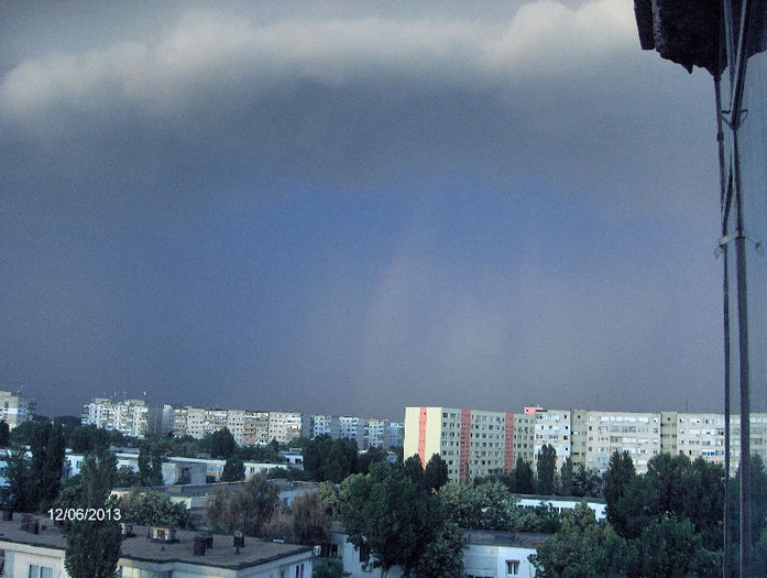 HPIM9006 - furtuna in Bucuresti 12-06 2013-ora21