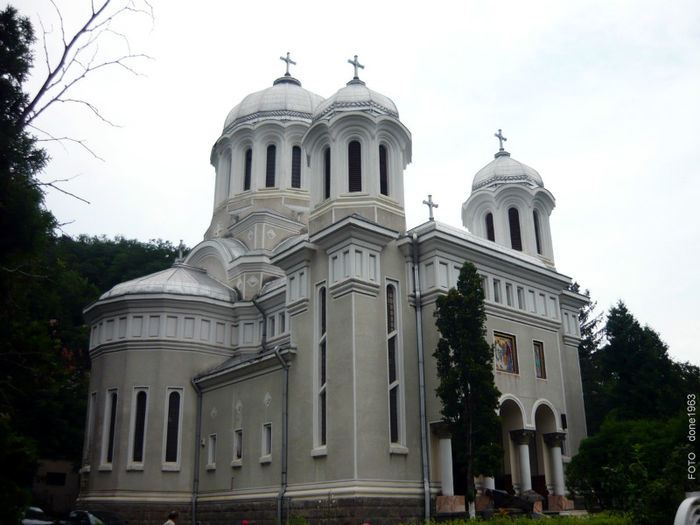 Brasov - Biserica Parcul Titulescu - 2 - bv - churches