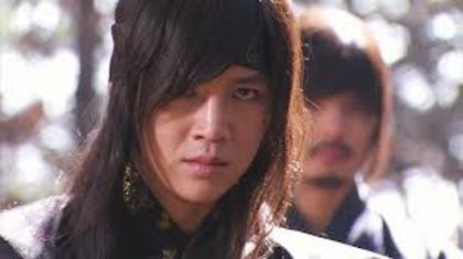 Vrajitoare nenorocita !