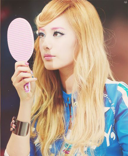 nana13 - After School