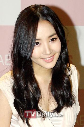 min young9