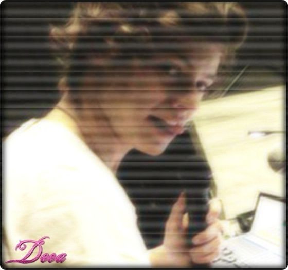 Se face frig ;; noapte :o3 . Vorbim maine? :o3 . * se ridica dupa BANCA =)))  :``> :)) *