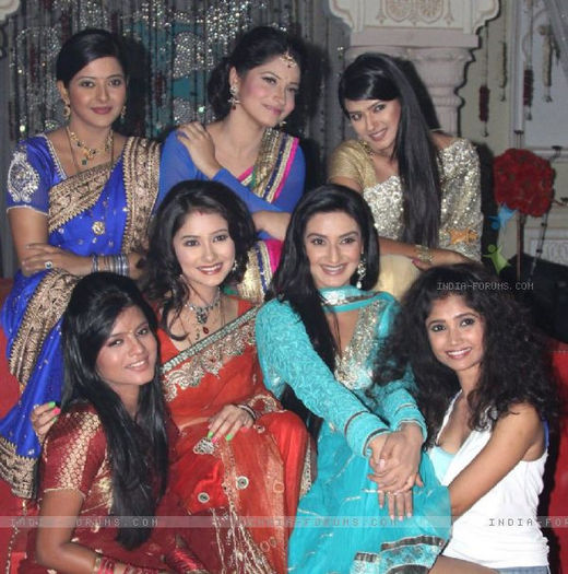 231900-zee-tv-actresses-on-zee-tv-20-years-celeberations - Gurmeet si Kratika love