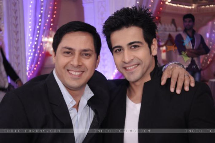 255642-rakesh-kukreti-and-dishank-arora-in-punar-vivah