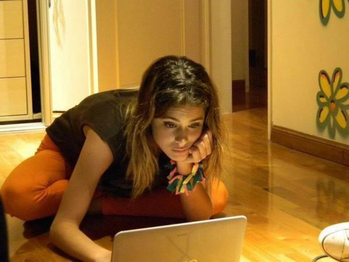 HjjTfTTrtFI - Martina Stoessel