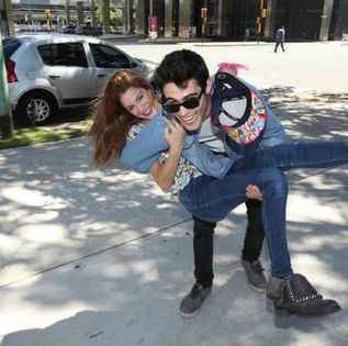 Martina+Stoessel++Pablo+Espinosa+16655_150363655110829_18756043