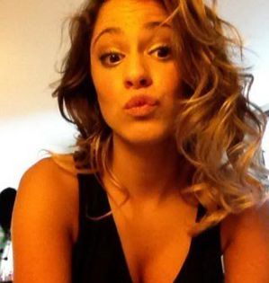 MvYx4fbCoR0 - Martina Stoessel