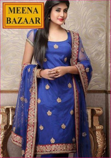 Kritika-Kamra-Dazzles-In-Meena-Bazar-Latest-Collection-2012-131