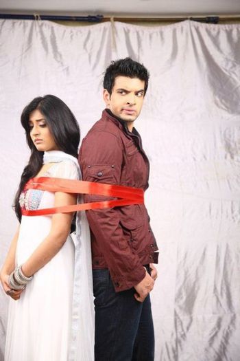 kr553zmde1zaz1m - Kritika Kamra