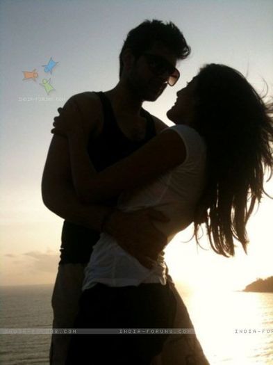 150550-karan-kundra-and-kritika-kamra - Kritika Kamra