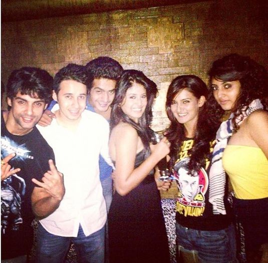 22395_10151120308937879_736393188_n - Kritika Kamra