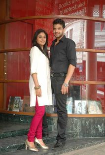 kritika-kamra-and-karan-kundra7_063011013336 - Kritika Kamra