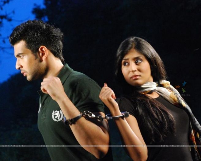 108928-still-from-kitani-mohabbat-hai-2