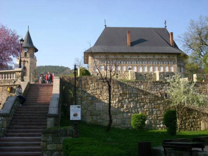 TURNUL SI BISERICA DE LA CURTEA DOMNEASCA