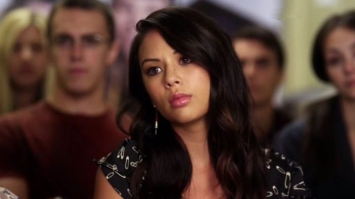 Mona Vanderwall - Pretty Little Liars