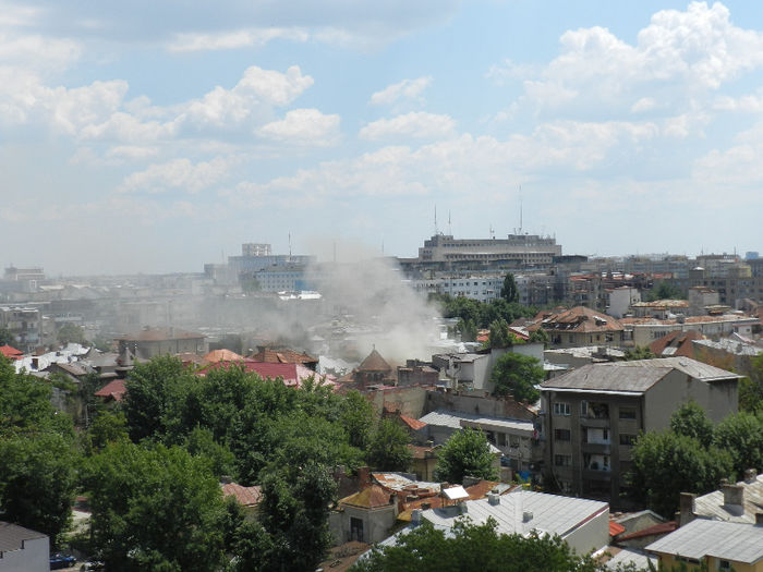 IAR ARDE O CASA IN CARTIER! - BUCURESTIUL MEU