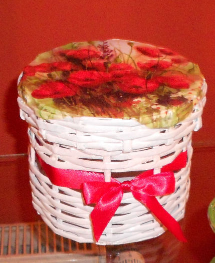 cutie/cosulet impletit; 70 lei
