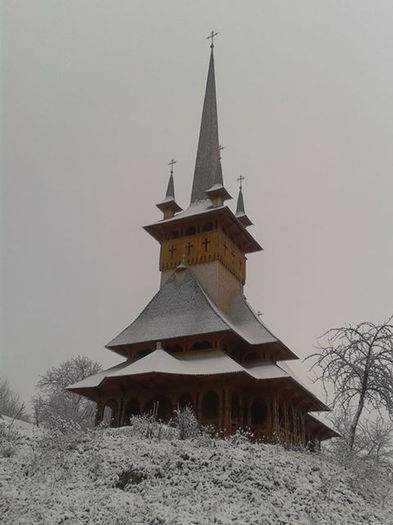 Biserica catolica din Desesti - Obiective turistice