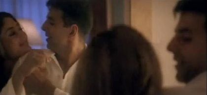 35452_166134580089537_1668420_n - Akshay Kumar