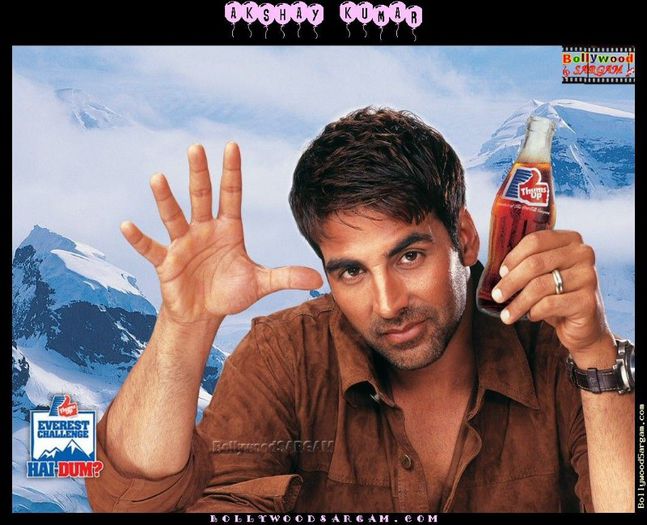 Akshay_Kumar_BollywoodSargam_smiling_670492